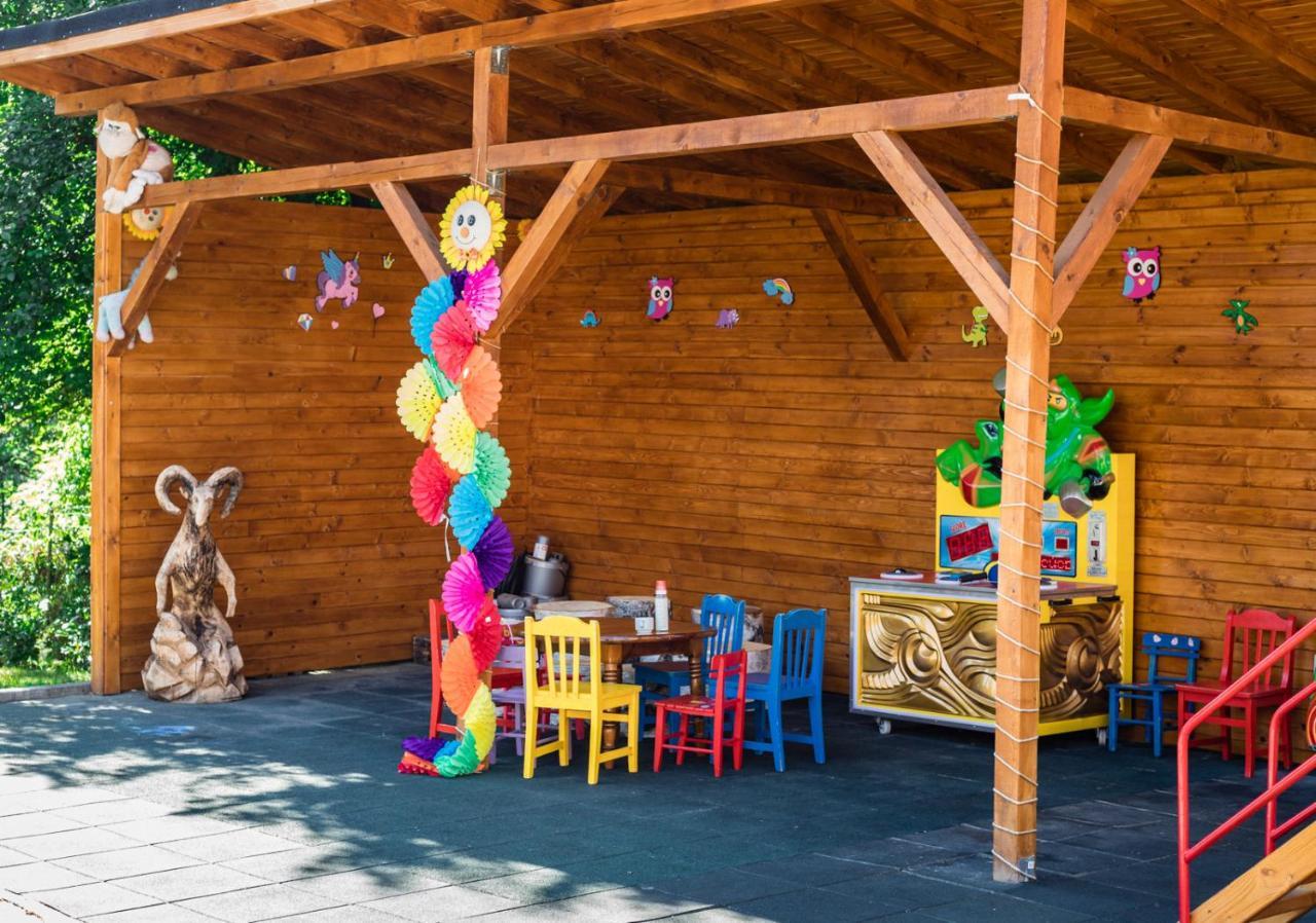 Spa Hotel Dvoretsa เวลินกราด ภายนอก รูปภาพ The children's play area