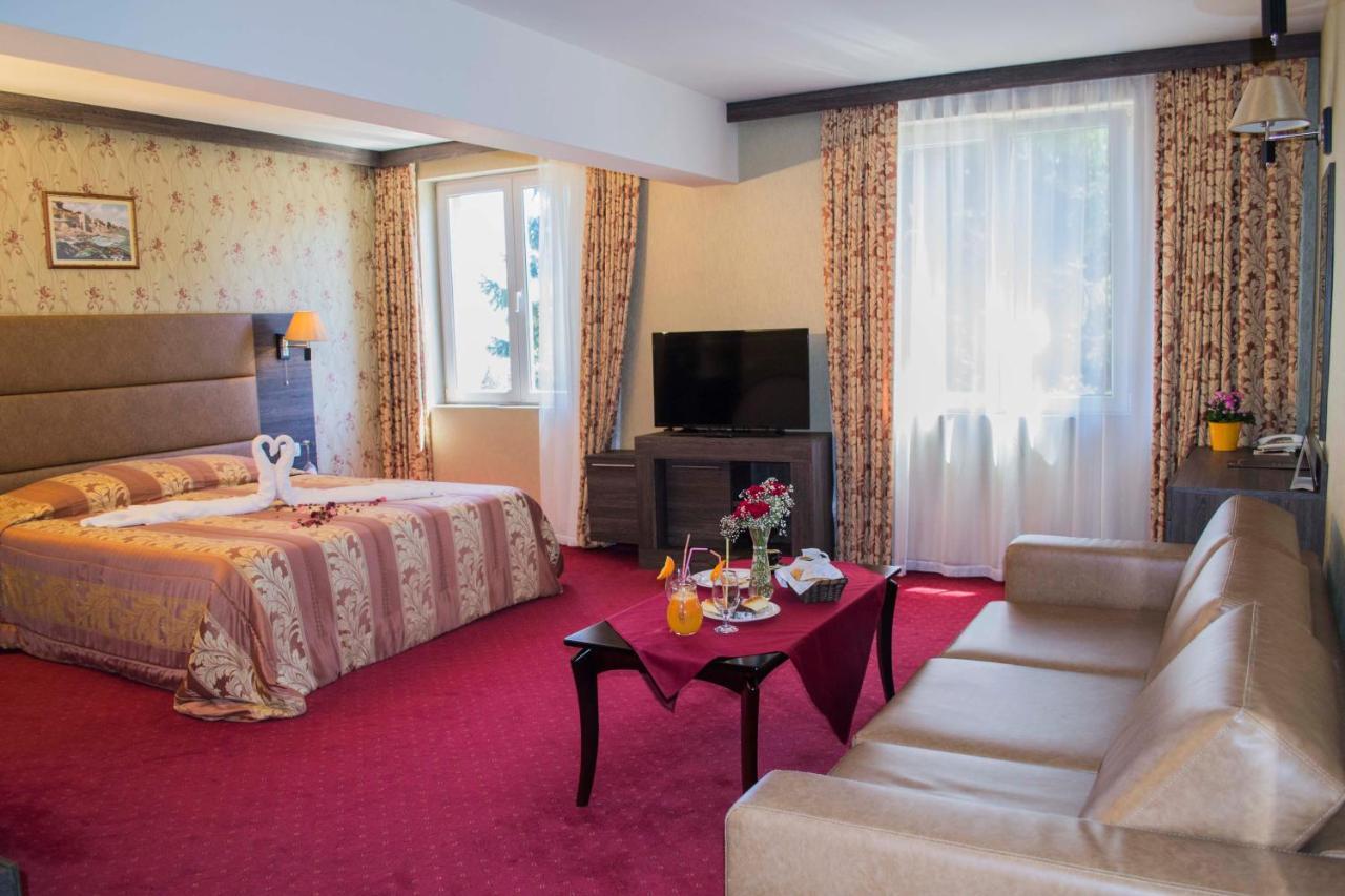Spa Hotel Dvoretsa เวลินกราด ภายนอก รูปภาพ