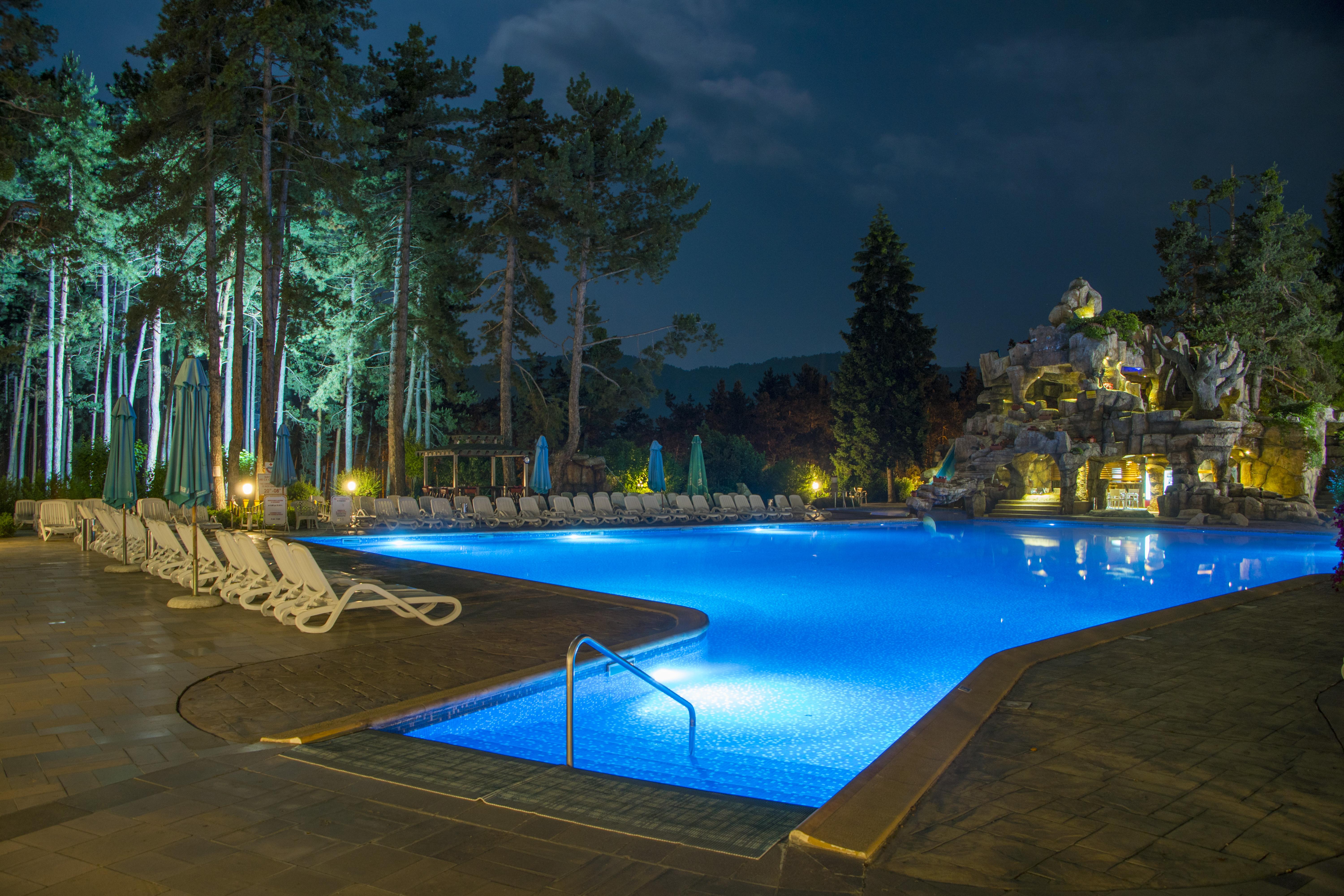 Spa Hotel Dvoretsa เวลินกราด ภายนอก รูปภาพ The pool at the Hotel