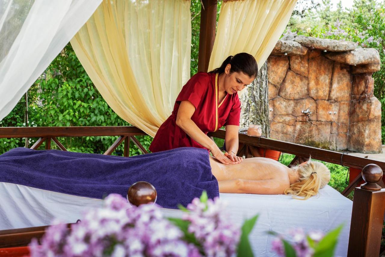 Spa Hotel Dvoretsa เวลินกราด ภายนอก รูปภาพ Ayurvedic massage