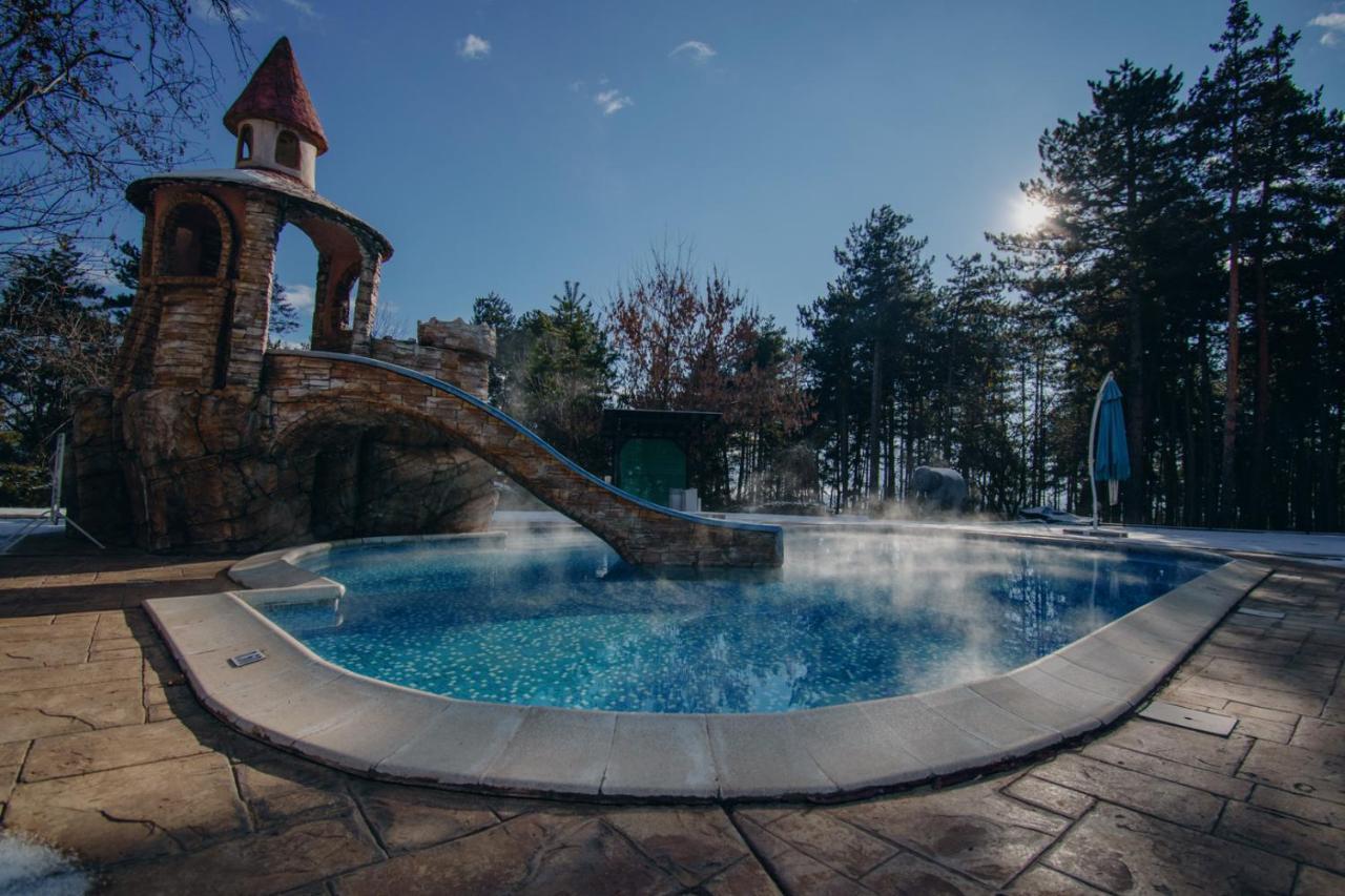 Spa Hotel Dvoretsa เวลินกราด ภายนอก รูปภาพ The outdoor thermal pool